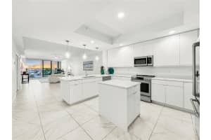 125 ISLAND WAY, CLEARWATER BEACH, FL 33767 - MLS#MFRTB8481132