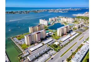 4650 COVE CIRCLE, ST PETERSBURG, FL 33708 - MLS#MFRTB8481390