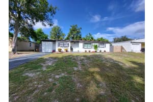 995 EMERALD DRIVE, MOUNT DORA, FL 32757 - MLS#MFRTB8481533