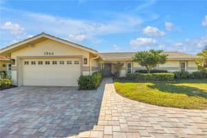 1964 MASSACHUSETTS AVENUE, ST PETERSBURG, FL 33703 - MLS#MFRTB8481560