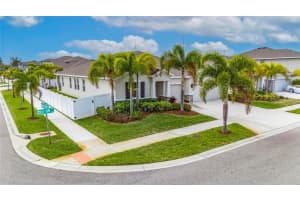 446 6TH AVENUE, RUSKIN, FL 33570 - MLS#MFRTB8481858