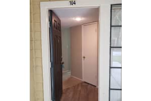 8630 MALLARD RESERVE DRIVE, TAMPA, FL 33614 - MLS#MFRTB8481898