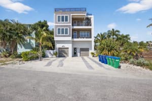 100 12TH STREET, BRADENTON BEACH, FL 34217 - MLS#MFRTB8481910