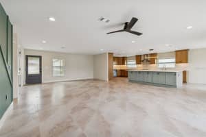 3921 VERSAILLES DRIVE, TAMPA, FL 33634 - MLS#MFRTB8481931