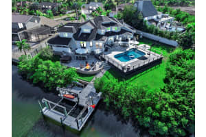 945 BUNKER VIEW DRIVE, APOLLO BEACH, FL 33572 - MLS#MFRTB8482001