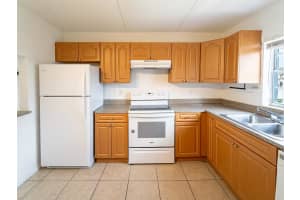 2876 SOMERSET PARK DRIVE, TAMPA, FL 33613 - MLS#MFRTB8482044