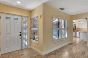 5017 80TH AVENUE CIRCLE, SARASOTA, FL 34243 - MLS#MFRTB8482076