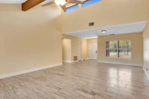 5017 80TH AVENUE CIRCLE, SARASOTA, FL 34243 - MLS#MFRTB8482076