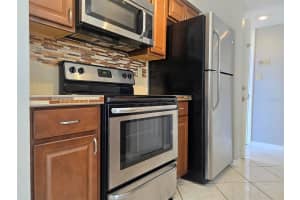 8630 MALLARD RESERVE DRIVE, TAMPA, FL 33614 - MLS#MFRTB8482308