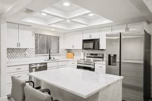 9802 LOMBARD COURT, TAMPA, FL 33618 - MLS#MFRTB8482487