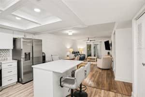 9802 LOMBARD COURT, TAMPA, FL 33618 - MLS#MFRTB8482487