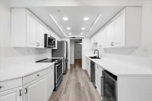 400 ISLAND WAY, CLEARWATER BEACH, FL 33767 - MLS#MFRTB8482569