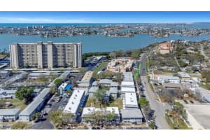 6976 SUNSET DRIVE, ST PETERSBURG, FL 33707 - MLS#MFRTB8482605