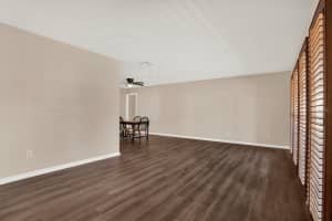 401 RUNNING HORSE ROAD, SEFFNER, FL 33584 - MLS#MFRTB8482665