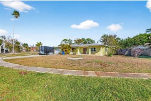 1722 BAYOU GRANDE BOULEVARD, ST PETERSBURG, FL 33703 - MLS#MFRTB8482844