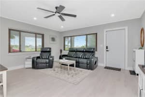 204 7TH AVENUE, RUSKIN, FL 33570 - MLS#MFRTB8483132