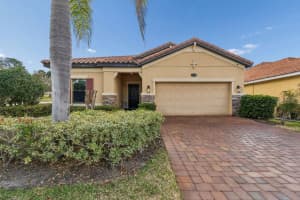 3987 Sunset Lake Dr, LAKELAND