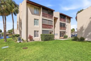 8602 Champlain Ct #90, TAMPA