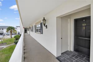 131 BLUFF VIEW DRIVE, BELLEAIR BLUFFS, FL 33770 - MLS#MFRTB8483373