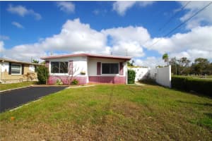 5801 EMERSON AVE S, ST PETERSBURG, FL 33707 - MLS#MFRTB8483411