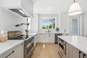 1811 BAYOU GRANDE BOULEVARD, ST PETERSBURG, FL 33703 - MLS#MFRTB8483470