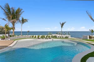 2580 BAY ISLE DRIVE, ST PETERSBURG, FL 33705 - MLS#MFRTB8483498