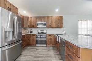 301 SUGAR CREEK DRIVE, PLANT CITY, FL 33563 - MLS#MFRTB8483546