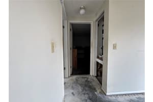 9501 CAMDEN HILL COURT, TAMPA, FL 33615 - MLS#MFRTB8483551