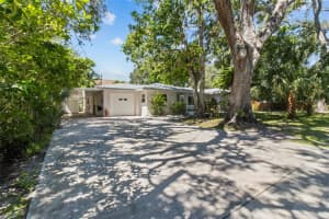 4665 WOODLAND DRIVE, ST PETERSBURG, FL 33708 - MLS#MFRTB8483592