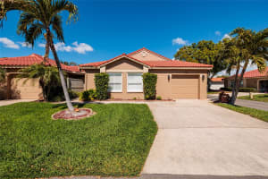 535 ST TROPEZ CIRCLE, ST PETERSBURG, FL 33703 - MLS#MFRTB8483701