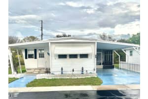 2000 BAY DRIVE, LARGO, FL 33771 - MLS#MFRTB8484067