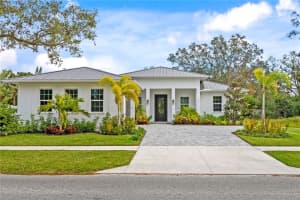 201 SHADE AVENUE, SARASOTA, FL 34237 - MLS#MFRTB8484159