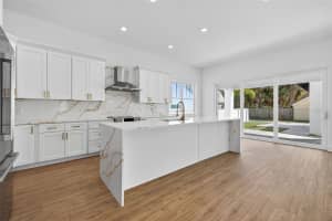 842 30TH AVENUE, ST PETERSBURG, FL 33704 - MLS#MFRTB8484317