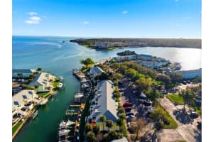 5174 BEACH DRIVE, ST PETERSBURG, FL 33705 - MLS#MFRTB8484379