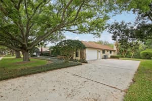 17913 CLEAR LAKE DRIVE, LUTZ, FL 33548 - MLS#MFRTB8484418
