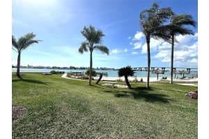 6081 Bahia Del Mar Cir #154, ST PETERSBURG