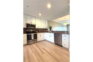423 150TH AVENUE, MADEIRA BEACH, FL 33708 - MLS#MFRTB8484689