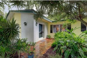 473 LEWIS BOULEVARD, ST PETERSBURG, FL 33705 - MLS#MFRTB8484708