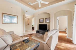 918 REGAL MANOR WAY, SUN CITY CENTER, FL 33573 - MLS#MFRTB8484857