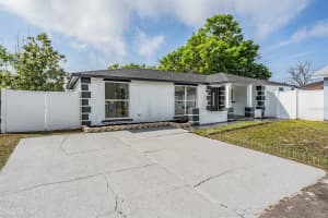 8702 FRIENDSHIP COURT, TAMPA, FL 33634 - MLS#MFRTB8484914