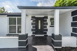 8702 FRIENDSHIP COURT, TAMPA, FL 33634 - MLS#MFRTB8484914