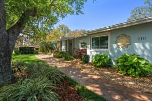 210 Live Oak Ln, LARGO