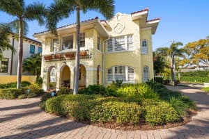 2050 COFFEE POT BOULEVARD, ST PETERSBURG, FL 33704 - MLS#MFRTB8485425