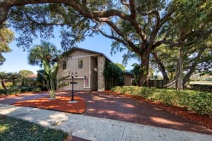 13703 OAK FOREST BOULEVARD, SEMINOLE, FL 33776 - MLS#MFRTB8485534