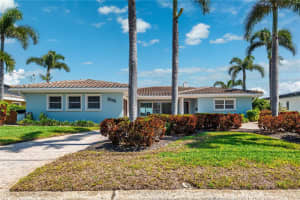 2540 BAY ISLE DRIVE, ST PETERSBURG, FL 33705 - MLS#MFRTB8485651