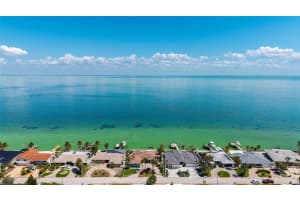 2540 BAY ISLE DRIVE, ST PETERSBURG, FL 33705 - MLS#MFRTB8485651