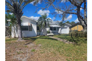469 80th Way, ST PETE BEACH