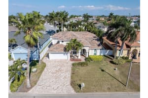 906 LANDMARK CIRCLE, ST PETERSBURG, FL 33715 - MLS#MFRTB8485877