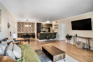 5306 SANTA ROSA COURT, TAMPA, FL 33609 - MLS#MFRTB8485881