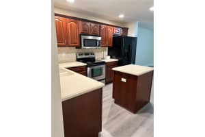 8112 SILENT CREEK DRIVE, TAMPA, FL 33615 - MLS#MFRTB8485911